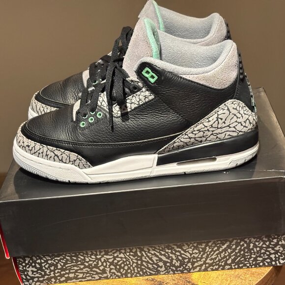 JORDAN 3 RETRO BLACK/GREEN GLOW-WOLF GREY SIZE 7/ GOOD CONDITION ORIGINAL BOX - Picture 2 of 5